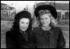 Студентка университета Марлена Рахлина  с Лидой Полушиной - родной сестрой Бориса Чичибабина. 1946.