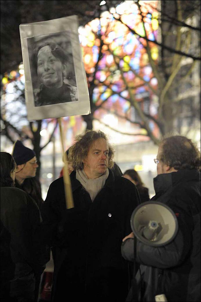 Митинг Amnesty International в Берлине в память о Насте Бабуровой и Станиславе Маркелове