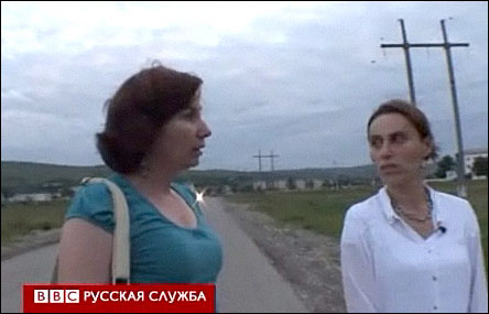 Наталья Эстемирова. Кадр их фильма Би-Би-Си