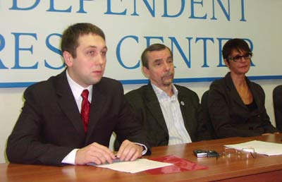 Слева направо: Евгений Архипов, Лев Пономарев, Ирина Хакамада