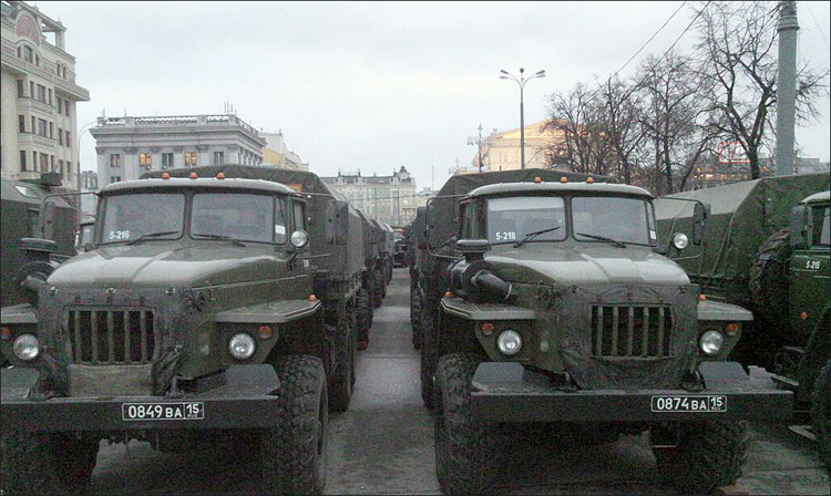 В район Кремля стянуты большие силы полиции и внутренних войск. Фото alex_belkin