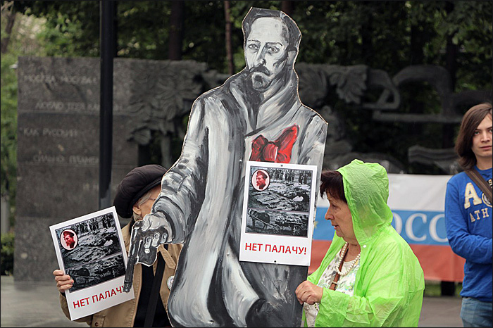 Общественная акция против восстановления памятника Дзержинскому